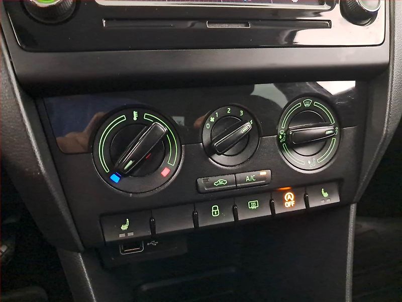 Škoda Rapid (2018) 1.0 TSI, Tempomat - fotka 17 z 19