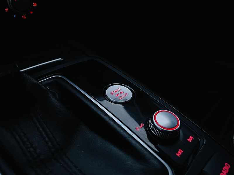 Audi A7 3.0TDI AUT 4x4 KAMERA TAŽNÉ - fotka 43 z 46