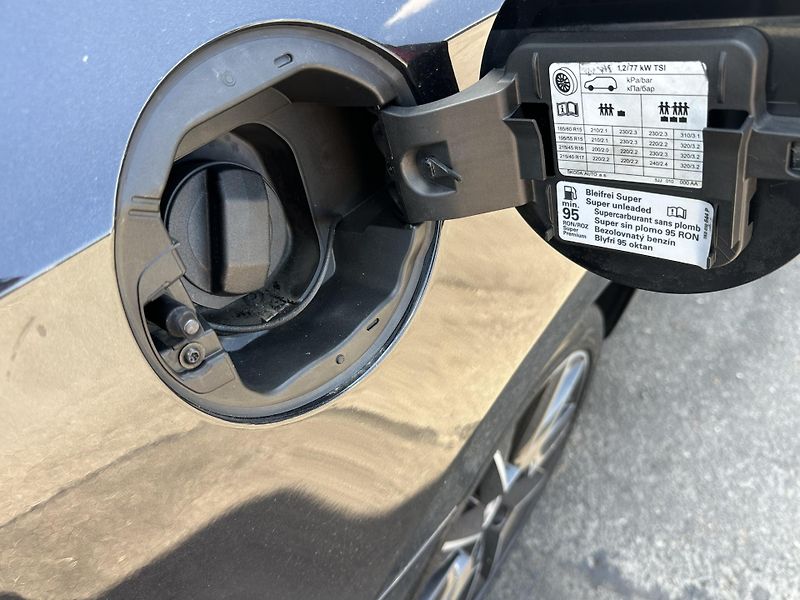 Škoda Rapid (2015) 1.2TSI/77kW *1.Maj. * PANORAMA - fotka 28 z 31