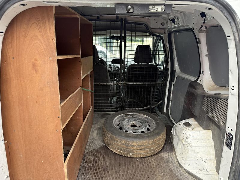 Ford Transit Courier Trend 1.5 TDCi 55kW - fotka 18 z 21