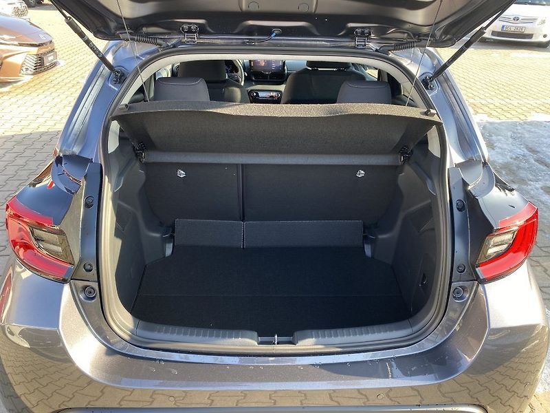 Toyota Yaris 1.5 Hybrid 116 CVT Style - fotka 8 z 24
