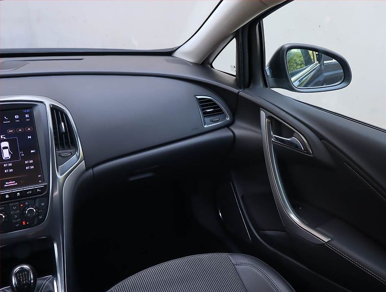 Opel Astra (2012) 1.4 T, Serv.kniha, Navi - fotka 8 z 19