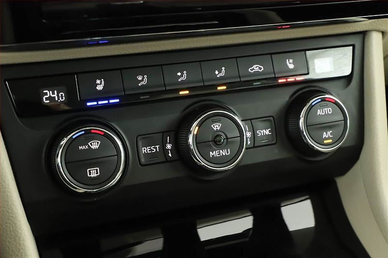 Škoda Superb (2016) Laurin&Klement 2.0 TDI - fotka 15 z 20