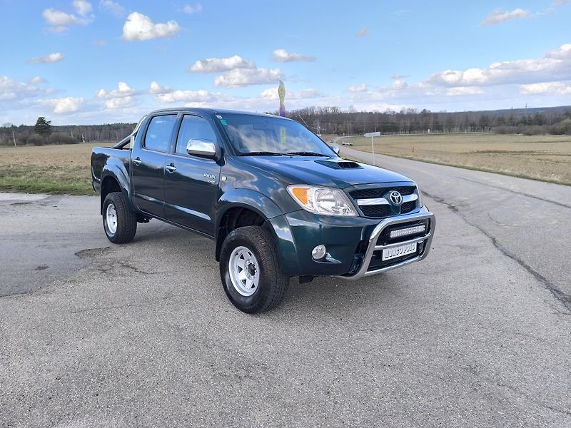 Toyota Hilux (2007) 2.5 D-4D SERVISNÍ KN,DOL KM - fotka 1 z 45