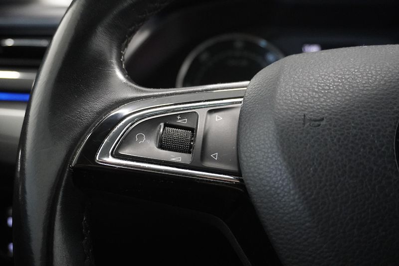 Škoda Superb 2,0 TDI 110kW - fotka 20 z 32