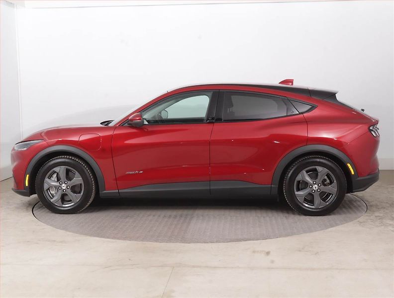 Ford Mustang Mach-E (2021) Standard Range RWD, SoH 94% - fotka 3 z 18