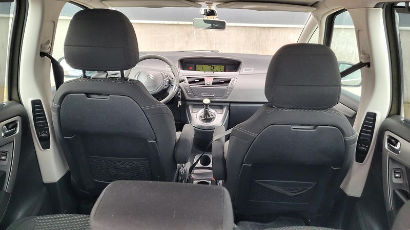 Citroën C4 Picasso (2010) 1,6 HDI PŮVOD ČR - fotka 16 z 23