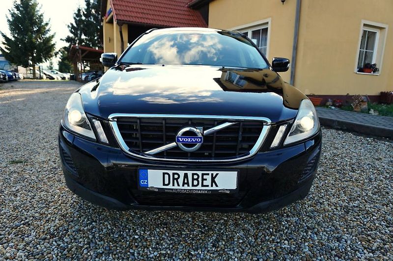 Volvo XC60 (2012) 2,0 D3 120 kW - fotka 10 z 35