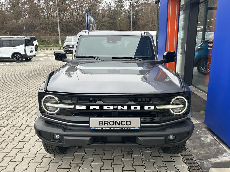 Ford Bronco 2.7 EcoBoost 246kW OUTER BANKS - fotka 2 z 37