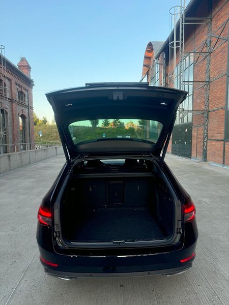 Škoda Superb (2024) Sportline 2,0 TDI 110 KW AUT - fotka 9 z 28