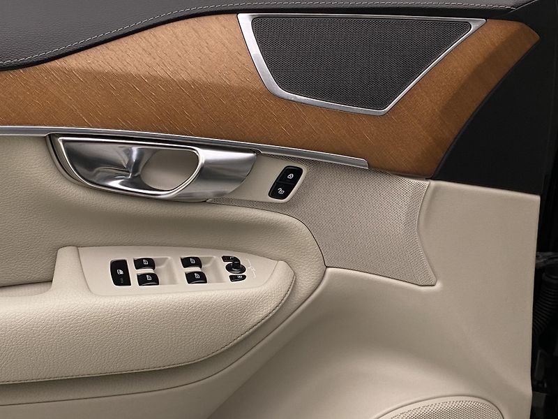 Volvo XC90 D5 AWD INSCRIPTION REZERVACE - fotka 27 z 49