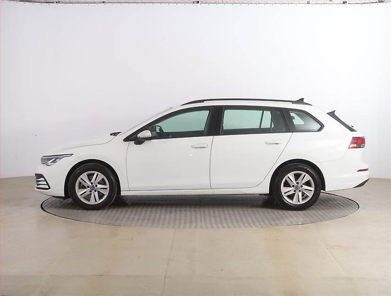 Volkswagen Golf (2021) Life 2.0 TDI, Serv.kniha - fotka 3 z 18