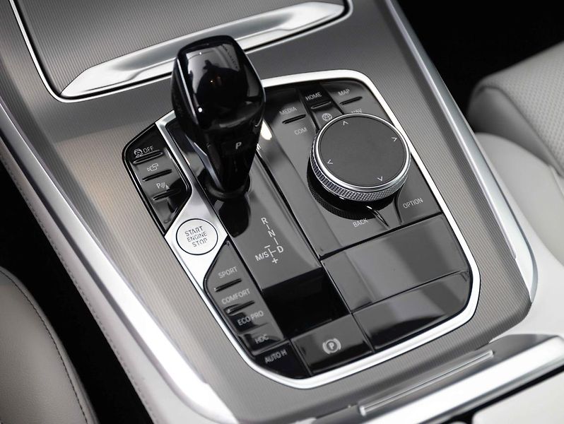 BMW X5 xDrive40i - fotka 15 z 22