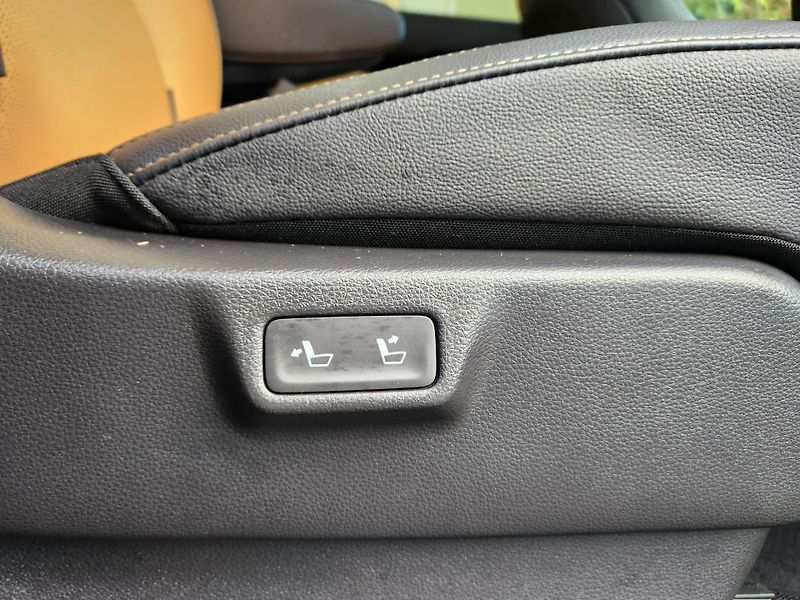 Kia Carnival 2.2-9míst-REZERVACE - fotka 27 z 38