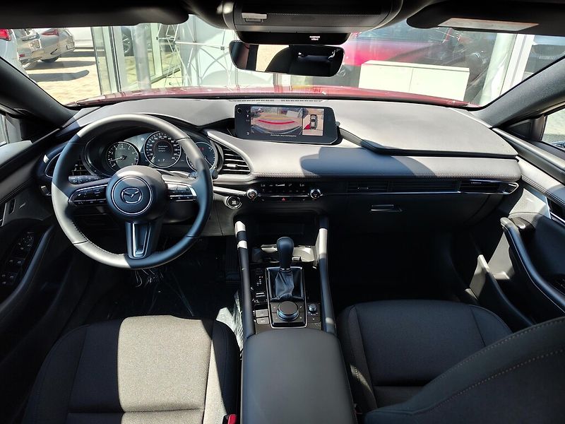 Mazda 3 (2026) 2,5L e-SKYACTIV G - fotka 6 z 8