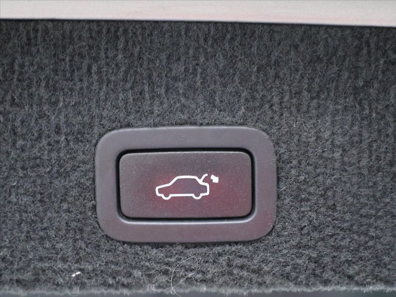 Volvo V70 2,0 D3 100kW Kinetic Dynamic D - fotka 8 z 23