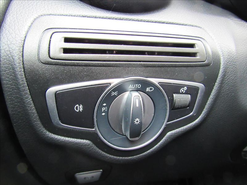 Mercedes-Benz GLC 2,0 CDi 220d 4MATIC - fotka 27 z 44