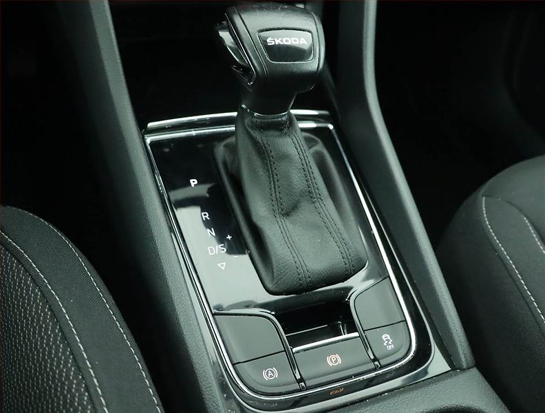 Škoda Karoq (2022) Ambition 2.0 TDI - fotka 13 z 23