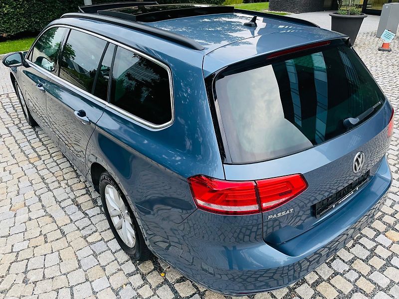 Volkswagen Passat 2.0TDI AUTOMAT VÝHŘEV SERVISKA - fotka 18 z 54