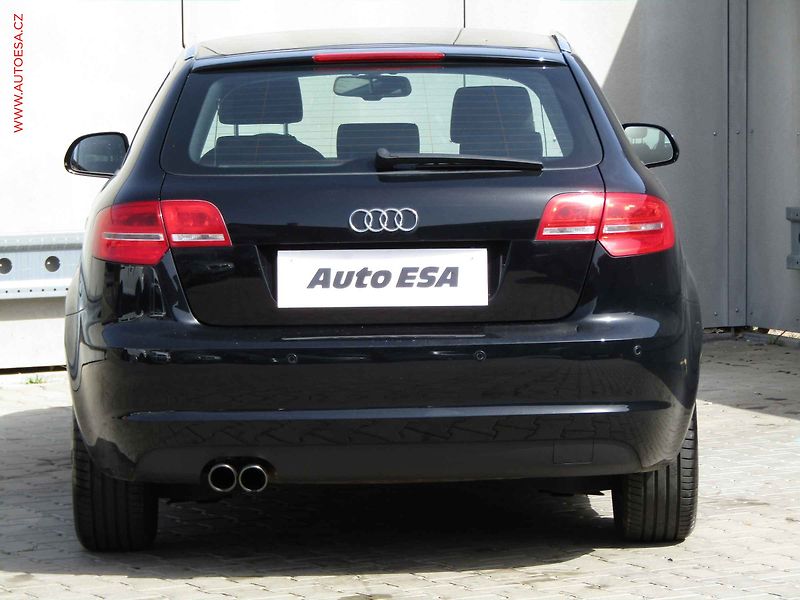 Audi A3 (2009) 1.4 TFSi, 1.maj, AC, park - fotka 5 z 17