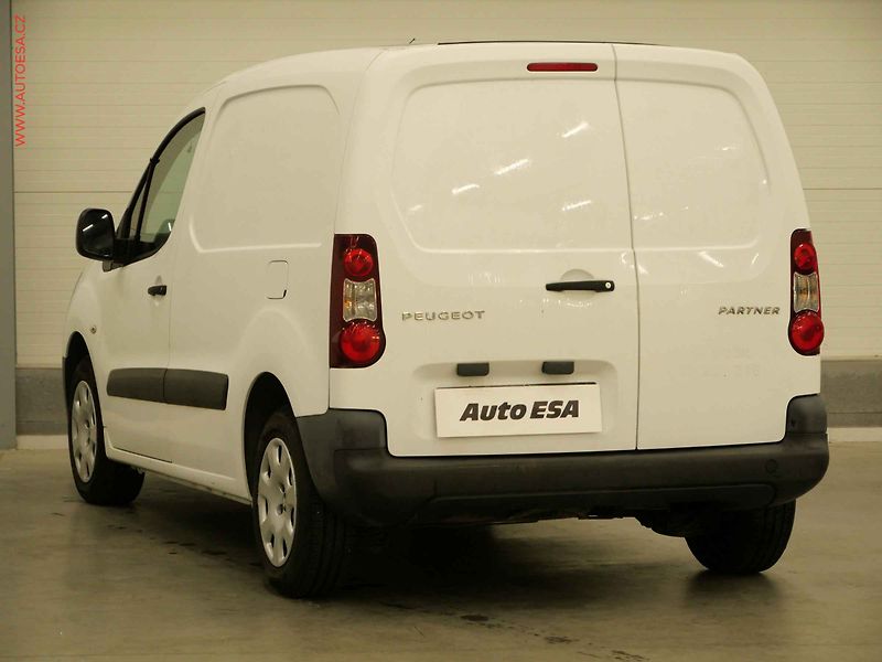 Peugeot Partner (2015) 1.6HDi, 1.maj,ČR, 66kW - fotka 6 z 16