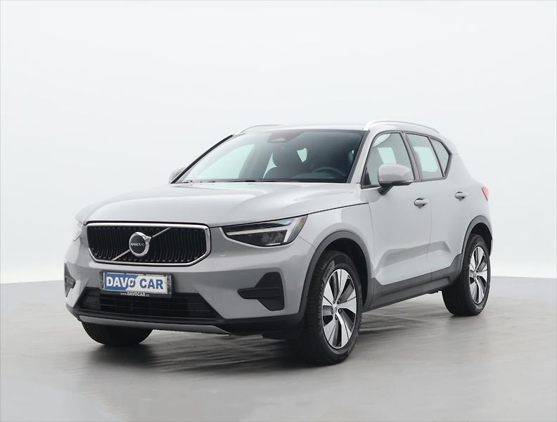 Volvo XC40 2.0 B3 120kW Core DCT CZ DPH - fotka 3 z 35