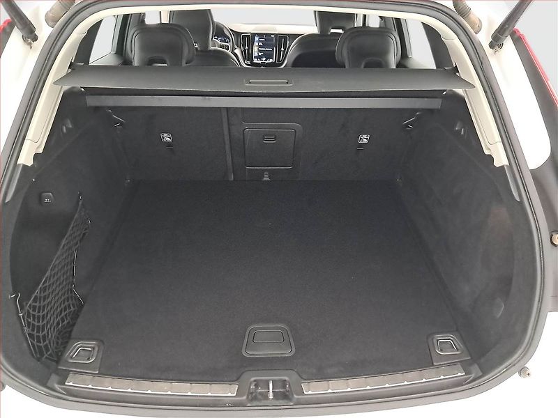 Volvo XC60 (2020) B4 AWD - fotka 14 z 18