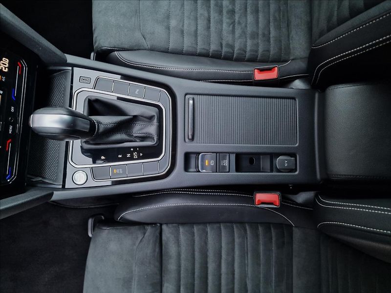 Volkswagen Passat 2.0TDI 147kW 4MOT DSG Eleg. - fotka 36 z 50
