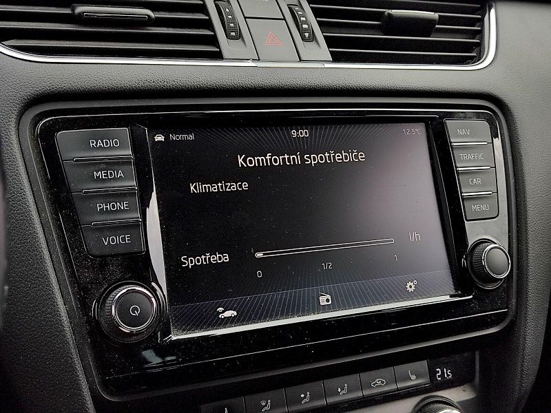 Škoda Octavia (2013) Combi Elegance plus 2,0 Tdi 11 - fotka 15 z 37
