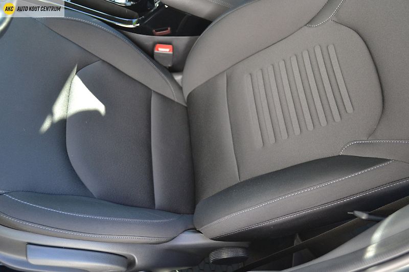 Hyundai i30 WG  1,5DPi MT Style FL - fotka 19 z 52