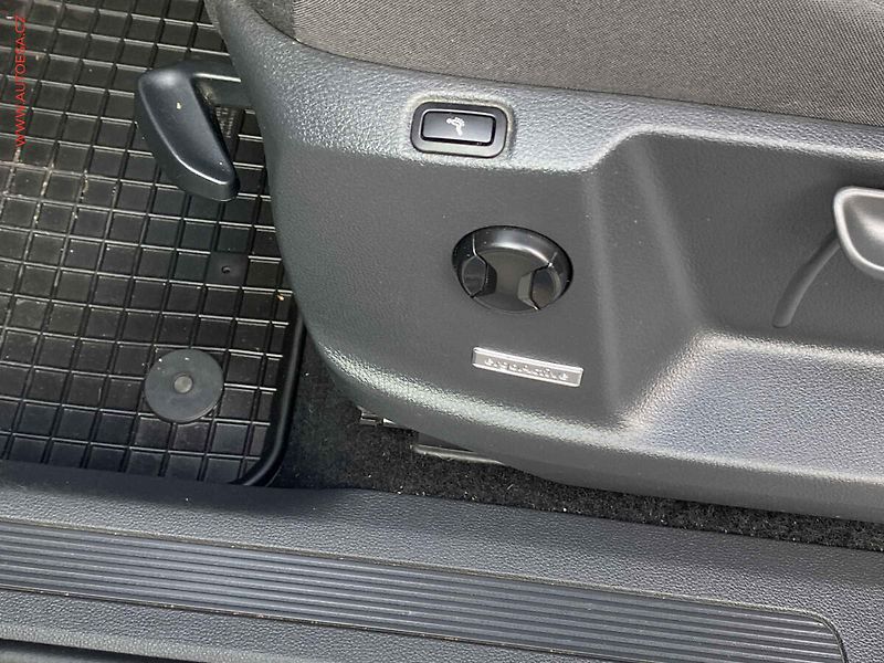 Volkswagen Touran (2019) 1.5TSi, 2.maj,ČR, AC, LED - fotka 12 z 18