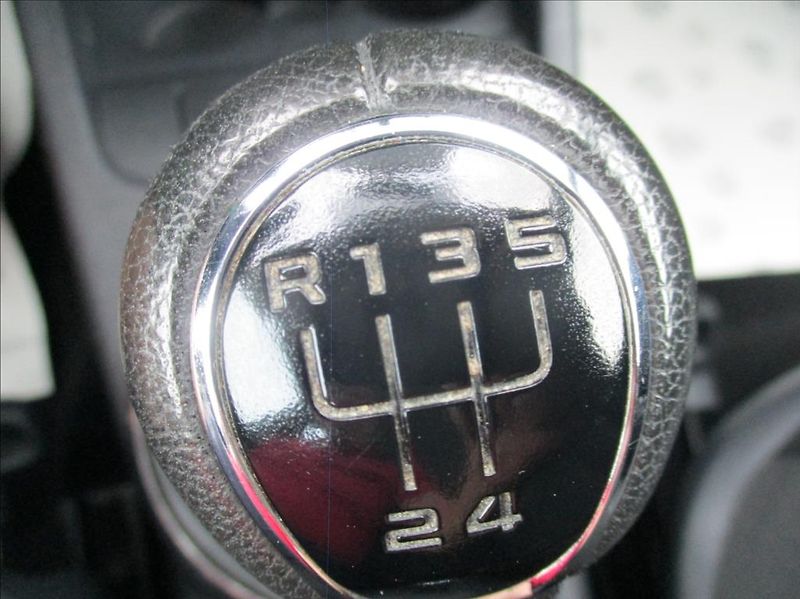 Škoda Fabia 1,2 i, klima, serv. kniha, - fotka 23 z 42