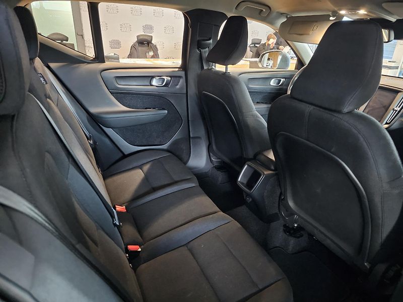 Volvo XC40 D3 Automat ČR 1.majitel - fotka 11 z 45