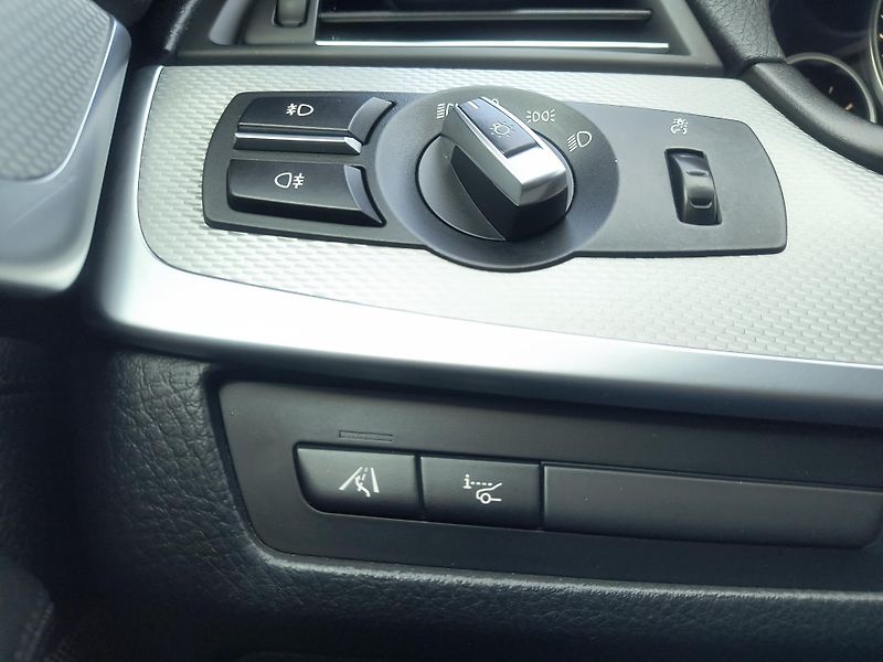 BMW Řada 5 (2014) 525d M xDRIVE/HEAD-UP/PANORAMA - fotka 37 z 61