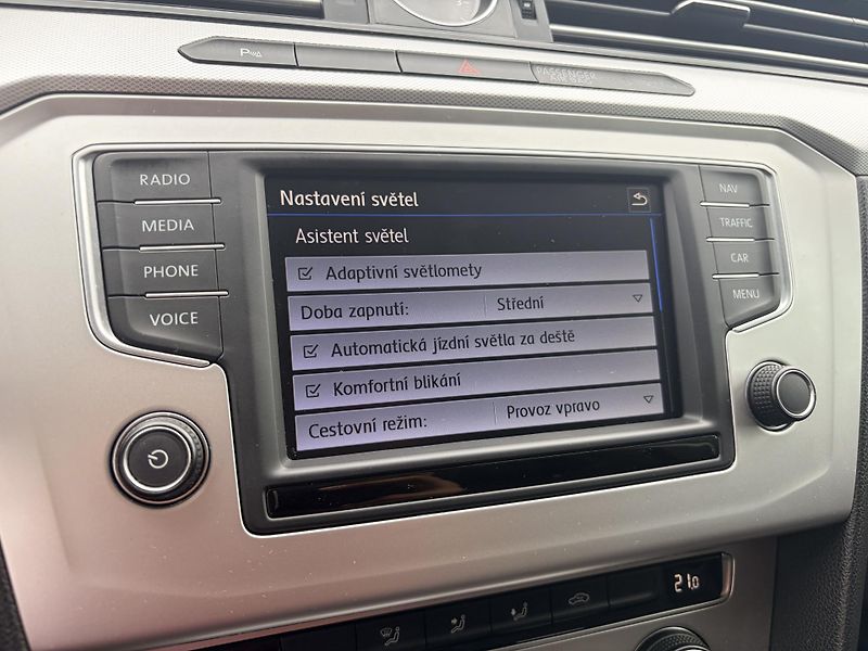 Volkswagen Passat 2.0TDI 110KW MANUAL MATRIX - fotka 41 z 62