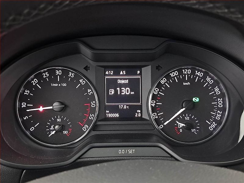 Škoda Octavia (2013) 1.6 TDI, Automat, Navi - fotka 11 z 16