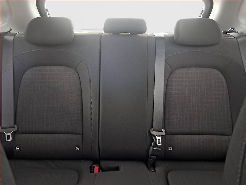 Hyundai Kona (2021) 1.0 T-GDI, Automat, Tempomat - fotka 10 z 17