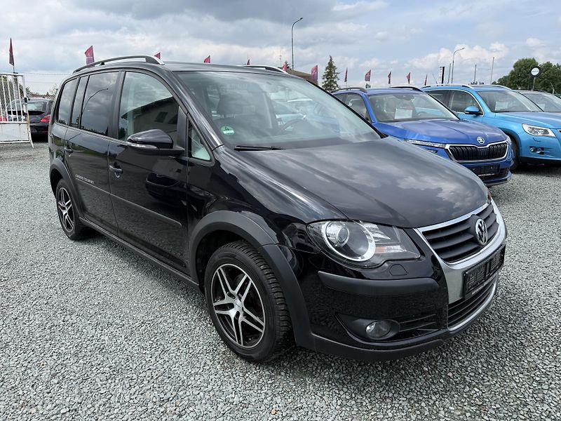 Volkswagen Touran 1.4 TSI DSG CROSS - fotka 1 z 13