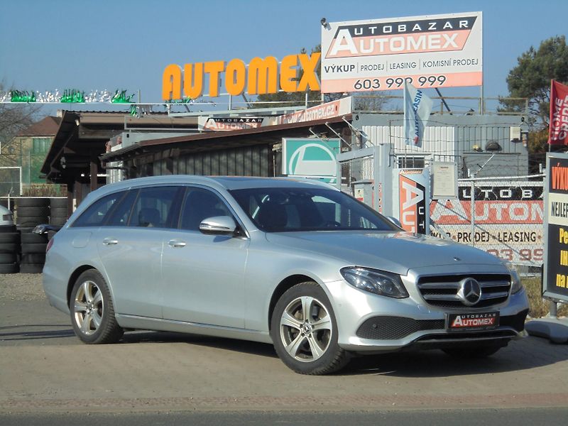 Mercedes-Benz Třídy E (2017) 220D - 4MATIC - SUPER VÝBAVA - fotka 1 z 11