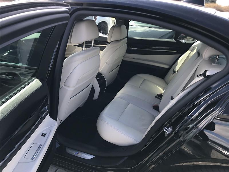 BMW Řada 7 3,0   xDrive M-paket - fotka 9 z 14