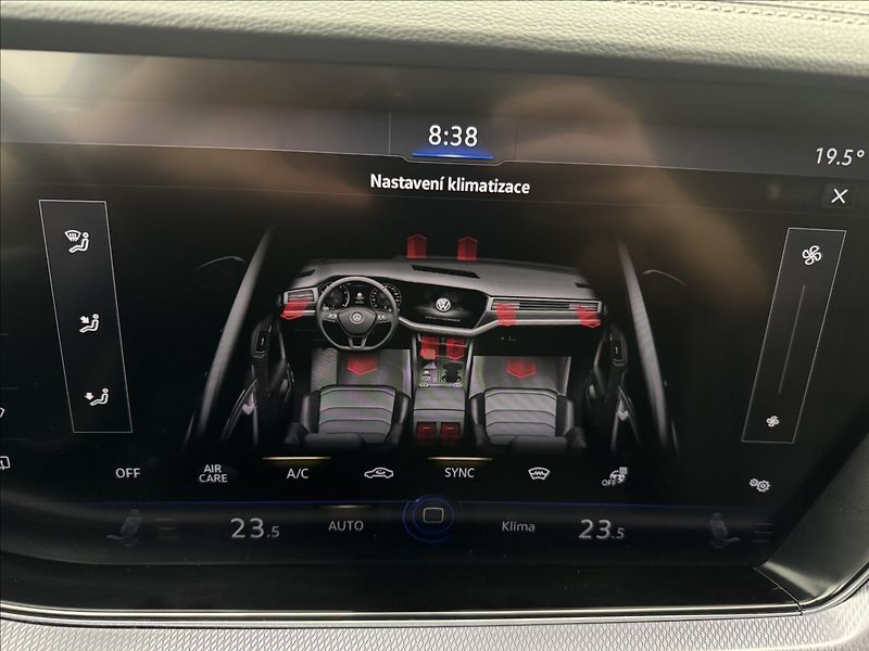Volkswagen Touareg 3,0 R-LINE VZDUCH NV MATRIX ČR - fotka 21 z 48