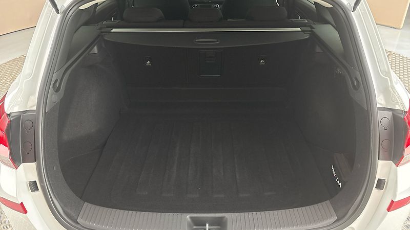 Hyundai i30 1.0 T-GDI Smart Kombi - fotka 17 z 26