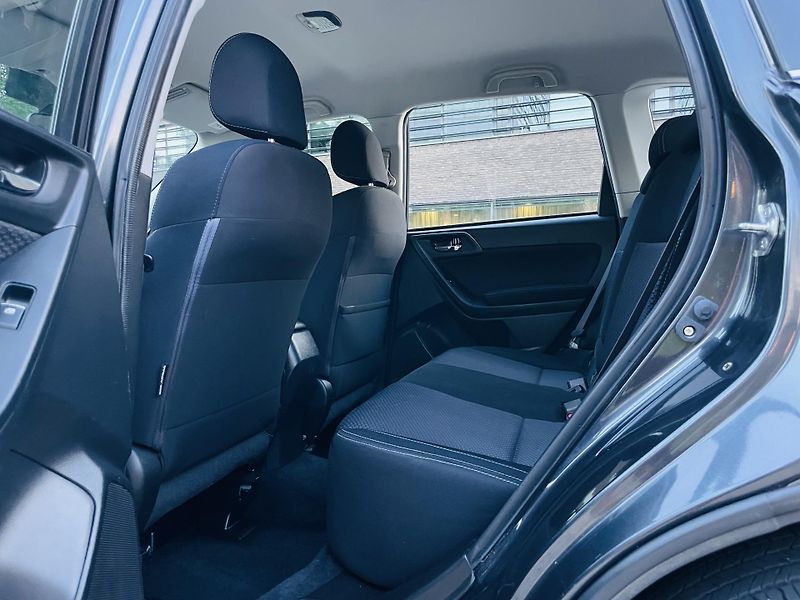 Subaru Forester 2.0i 4x4 AUT KAMERA VÝHŘEV LED - fotka 31 z 42