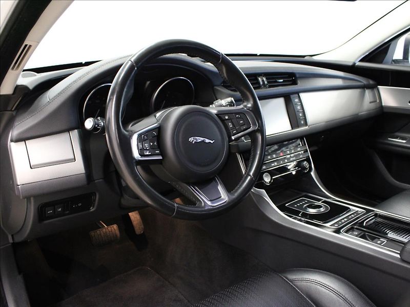 Jaguar XF 2,0 d 132KW Navi, Kůže, Aut, - fotka 10 z 34