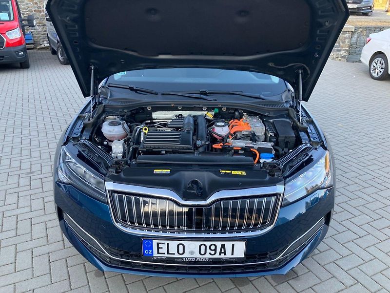 Škoda Superb (2020) IV 1.4PHEV 160 STYLE DSG - fotka 35 z 37