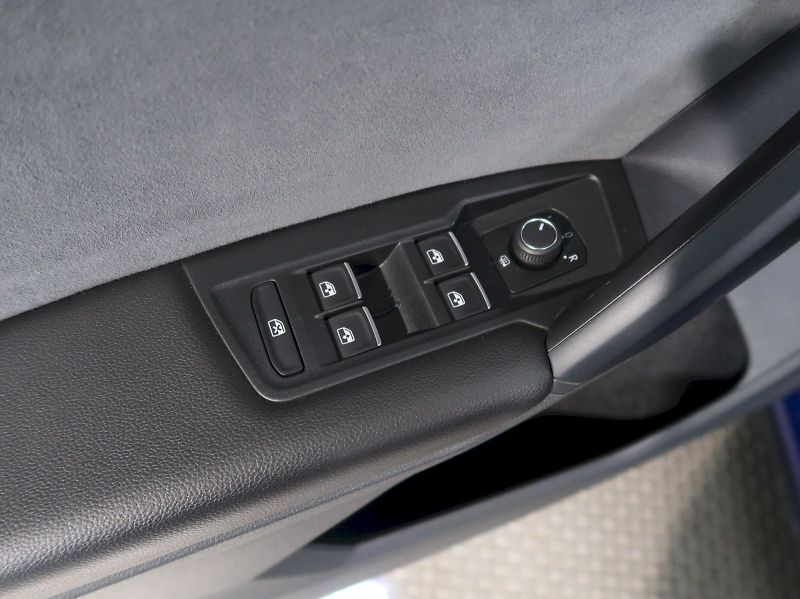 Volkswagen Tiguan (2022) R 2.0TSI 235KW DSG 4x4 - fotka 36 z 38