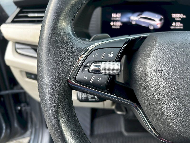 Škoda Octavia (2022) Combi 2.0 TDI 110kW DSG Style - fotka 8 z 35