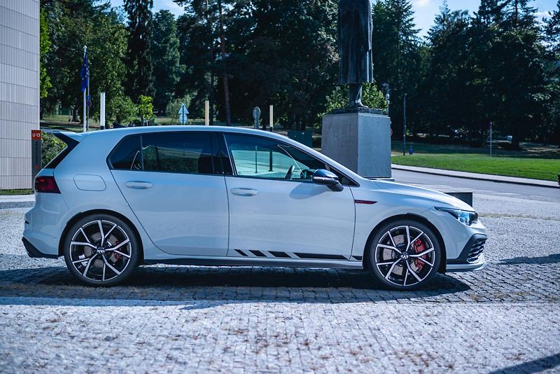 Volkswagen Golf (2022) GTI Clubsport 2,0 TSI 7DSG - fotka 9 z 23
