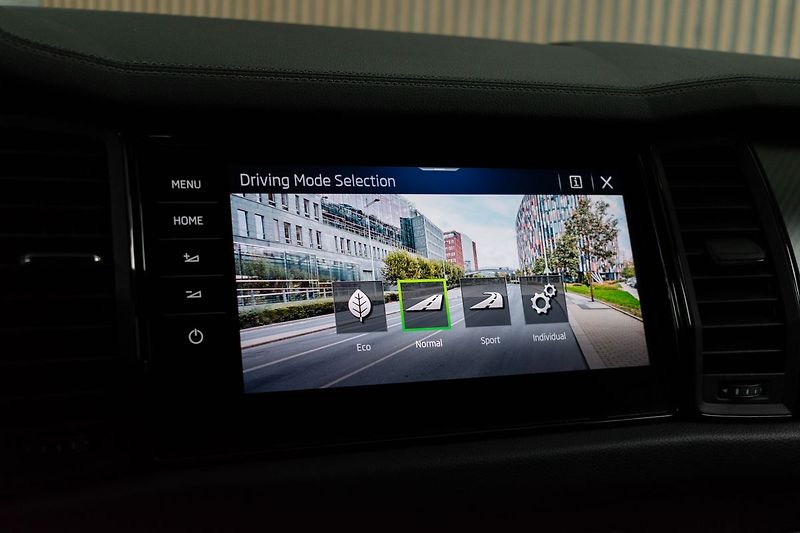 Škoda Kodiaq 2.0 TDI SPORTLINE*TAŽNÉ*ČR 1.M - fotka 31 z 49