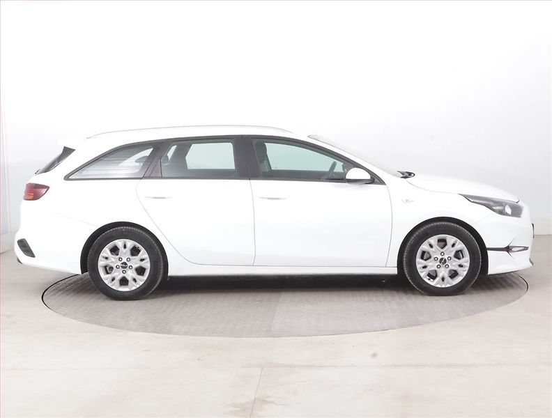 Kia Ceed (2023) Spin 1.0 T-GDI, SPIN, DPH - fotka 6 z 15